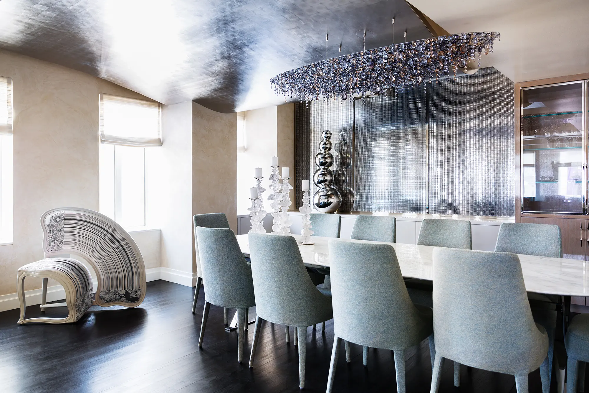 A well feathered empty next designed by Jamie Drake and photographed by Brittany Ambridge