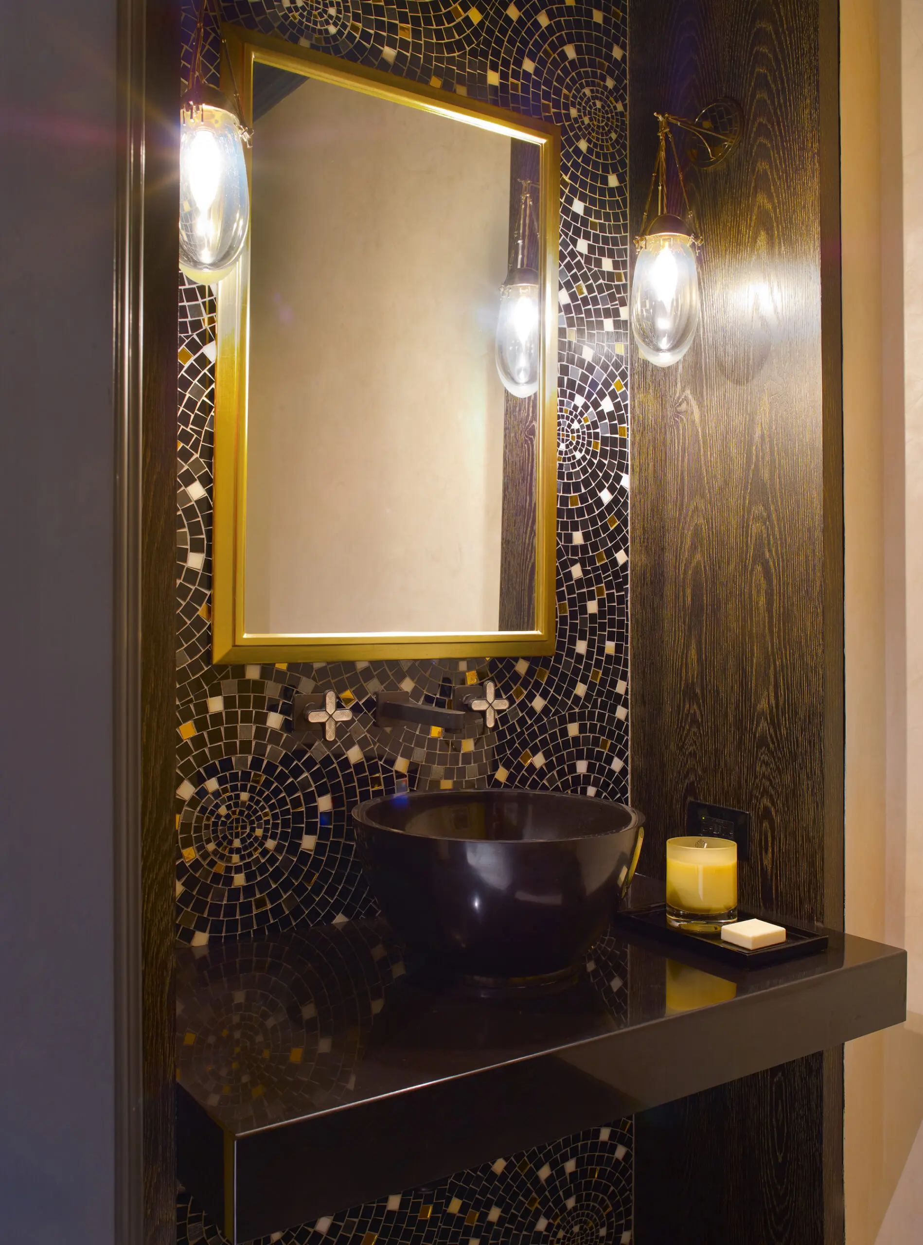 Jamie Drake Design. Landmark Living Photography by William Waldron.
