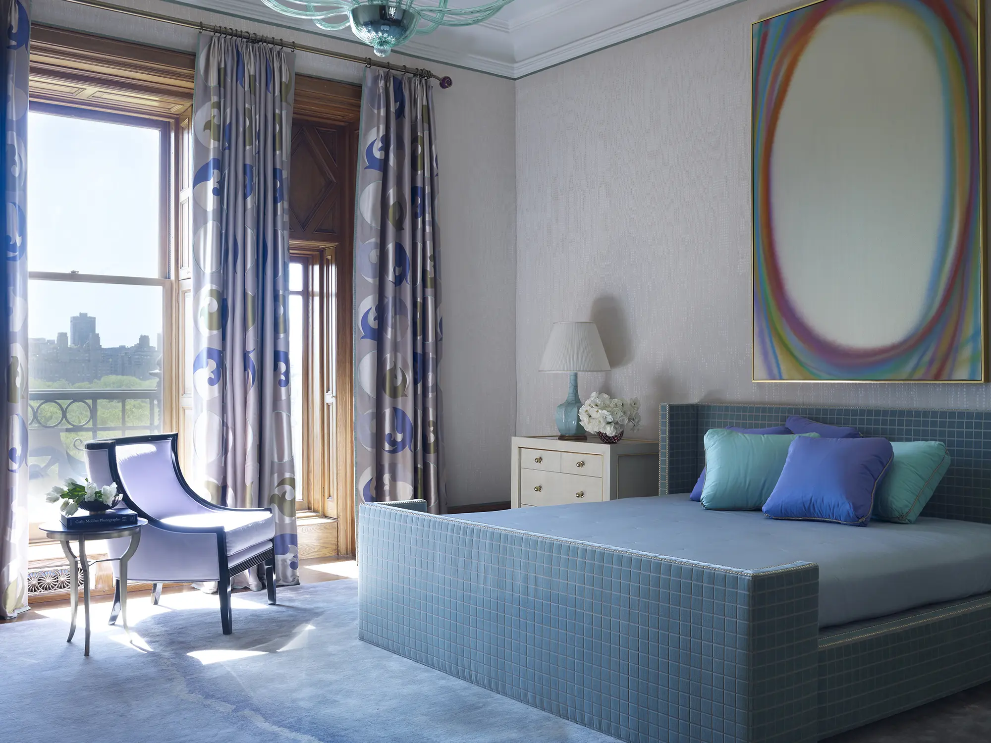Jamie Drake Design. Landmark Living Photography by William Waldron.