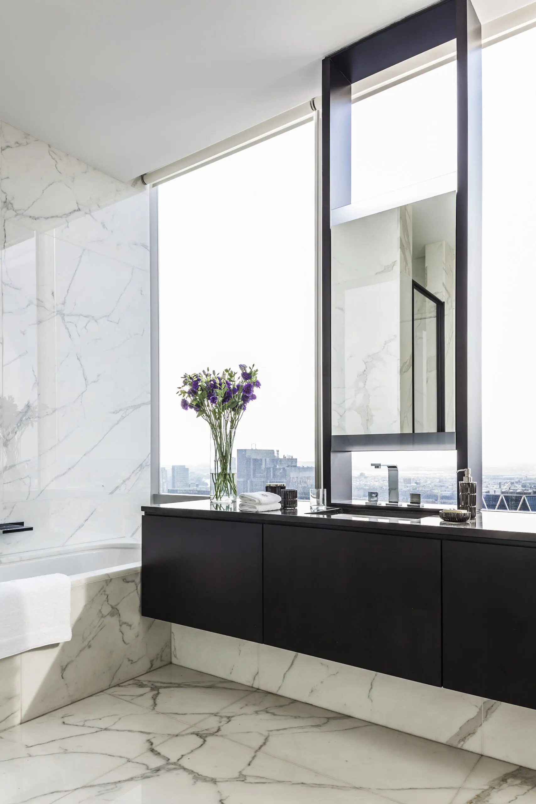 Jamie Drake. Dream Row Apartment I Photography by Marco Ricca
